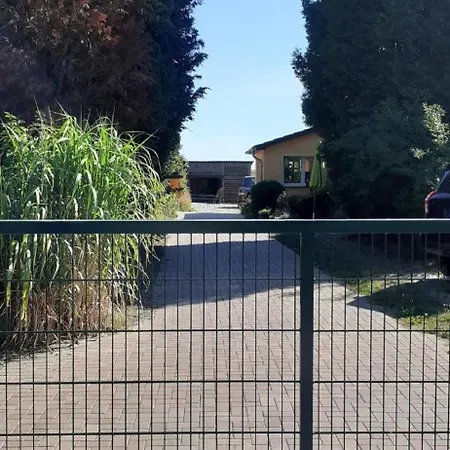 In Mit Grossem Garten *