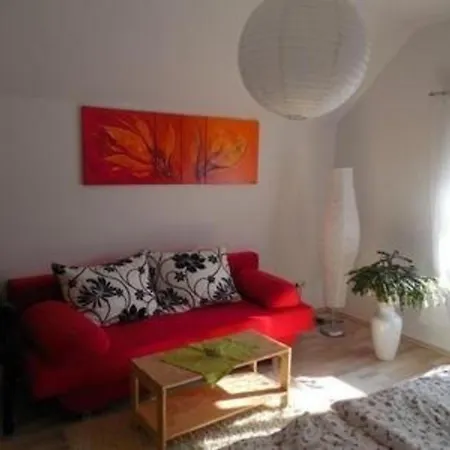Apartment In Mit Grossem Garten