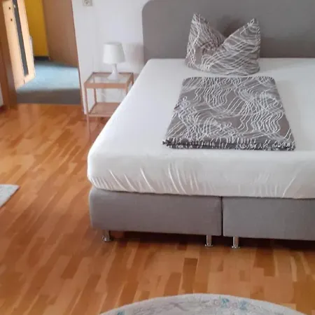Apartment In Mit Grossem Garten